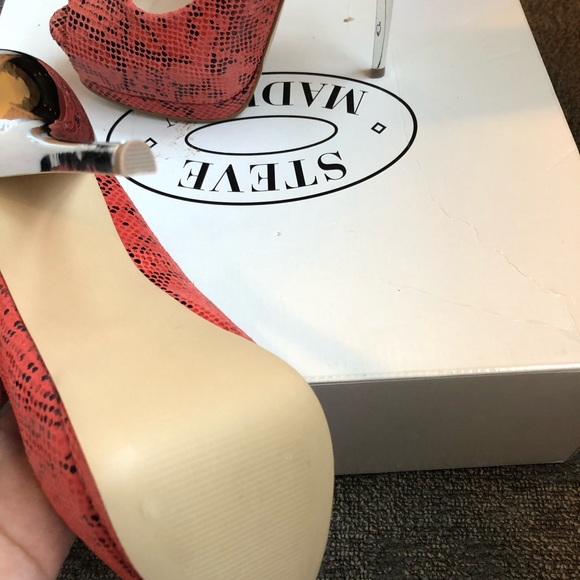 Heels - Picture 4 of 4